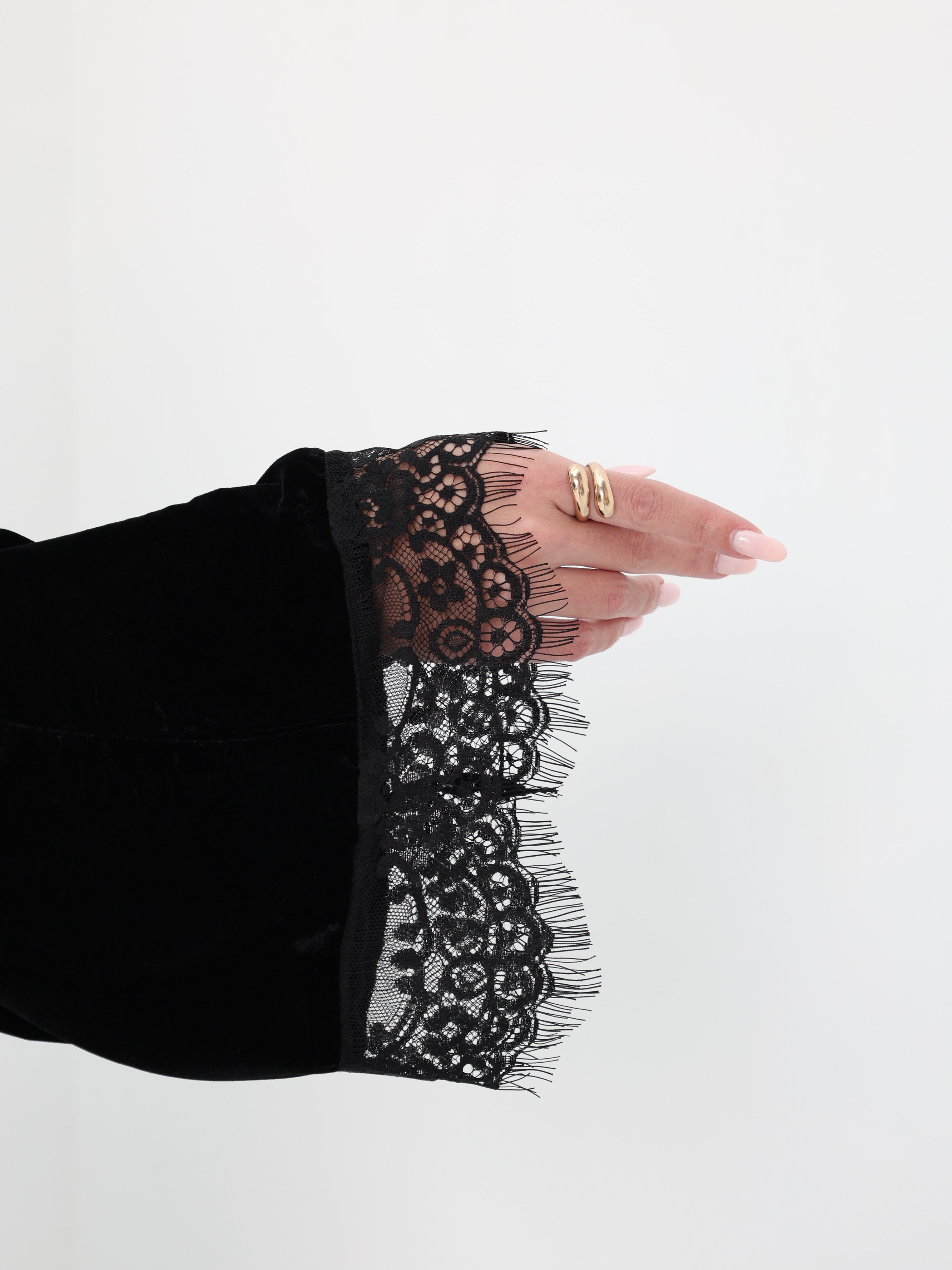 LAYALI VELVET ABAYA - BLACK